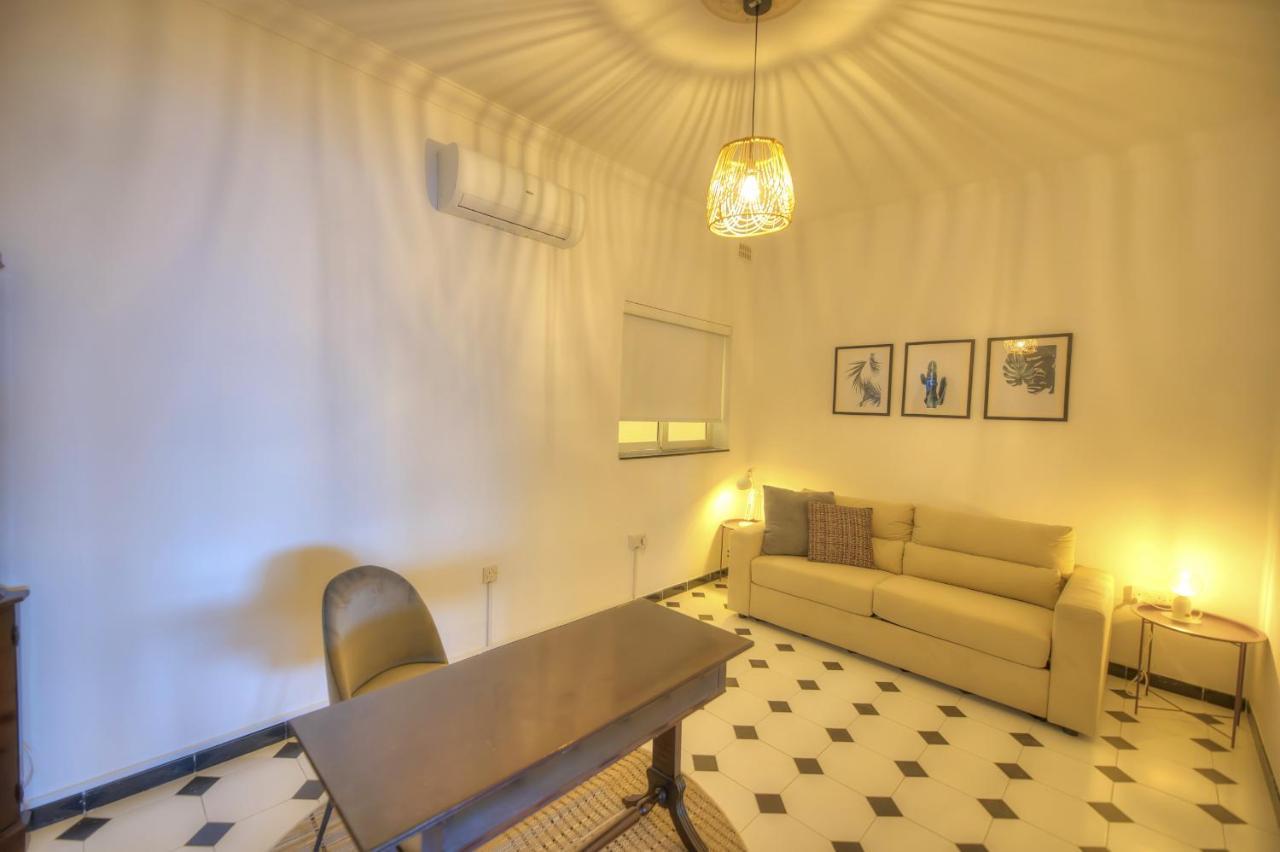Beautifully Furnished Seafront 4 Bedrooms Goslm-4 سليمة المظهر الخارجي الصورة